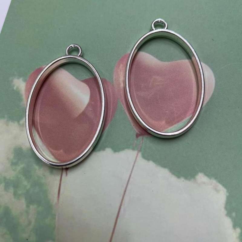 Resin pendant blank, 3.1x2.1cm oval (2 in a pack)