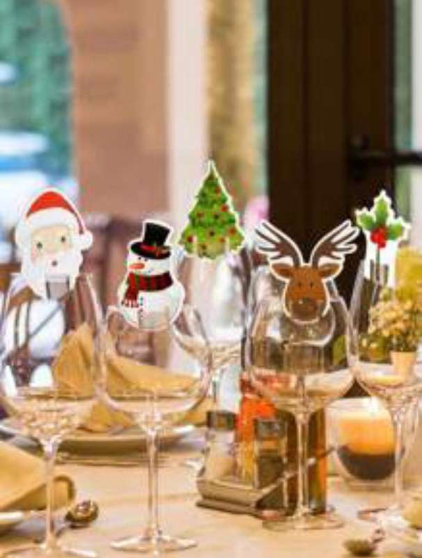 A Christmas Design Cardboard Glass Marker 6pcs