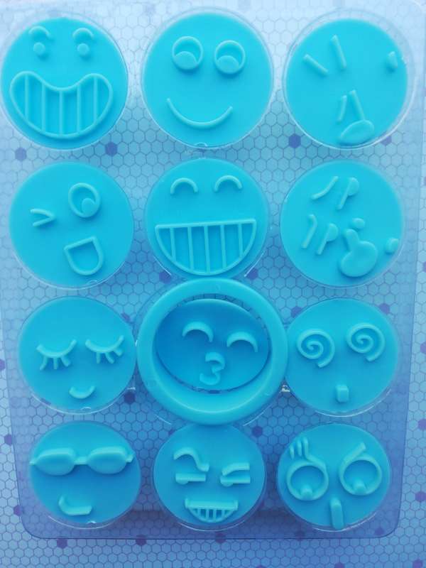 Emoji cookie cutter and impression set