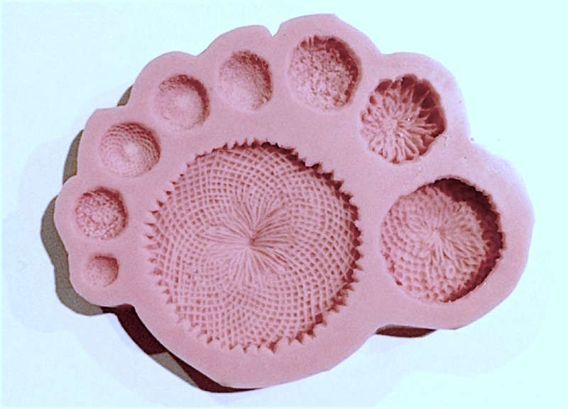 Various flower centre mould, biggest 4.4cm, smallest 0.7cm