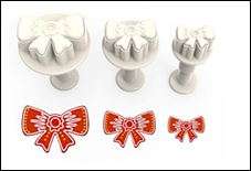 RP10138 Pastime Christmas Bow Plunger Cutter Set