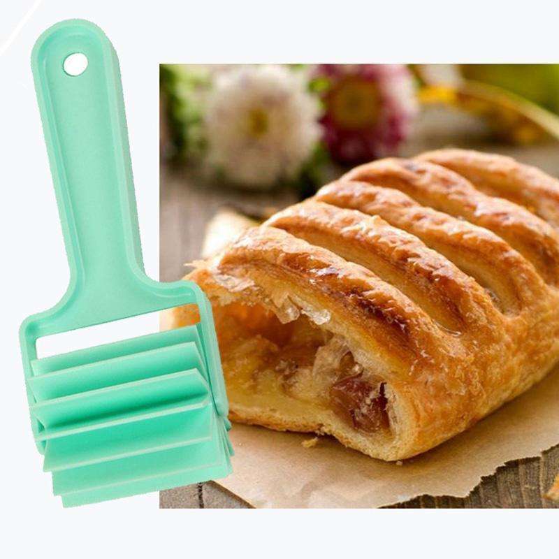 Apple Pie Strudel Pastry Roller, 6.5cm