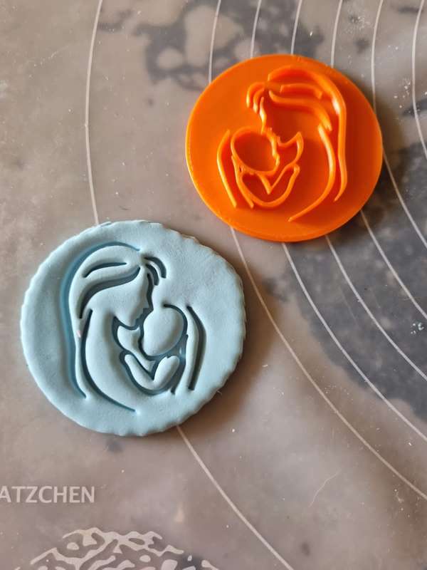 A Cupcake Stamp 6cm Mom and Baby