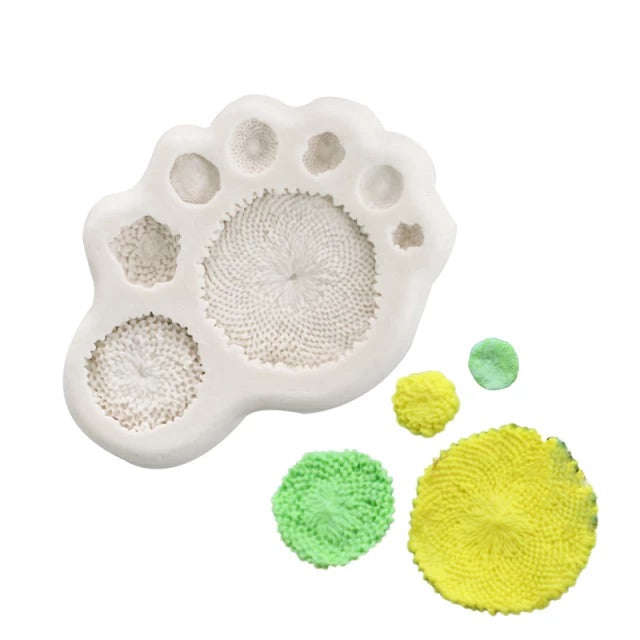 Various flower centre mould, biggest 4.4cm, smallest 0.7cm