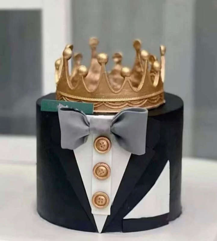 Medium Crown silicone mould, 28.5x6.3cm