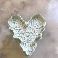 Lace heart plunger cutter. A3423 7.5cm x 7cm