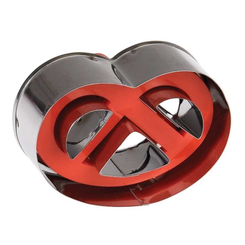 Pretzel metal cutter 6x4cm