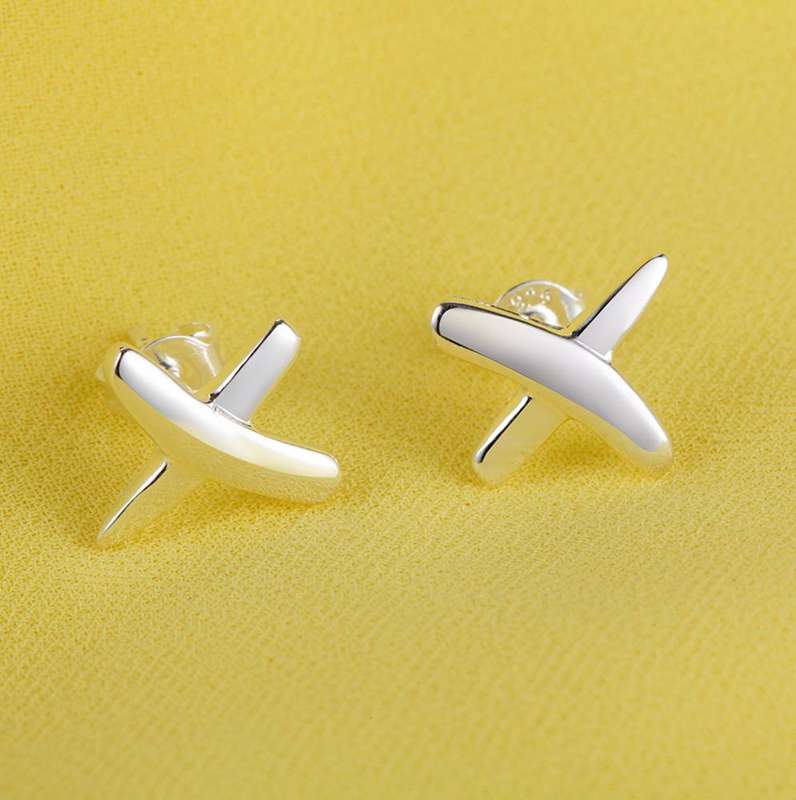 Lucky Silver - Silver Designer Cross Stud Earrings - LOCAL STOCK - LSE332