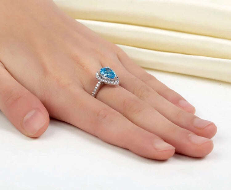 Lucky Silver - Silver Designer 2ct Solid Sterling Silver 925 Pear Cut Bridal Ring - LOCAL STOCK -...
