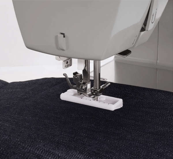 Singer 4411 - Heavy Duty Sewing Machine - Domestic