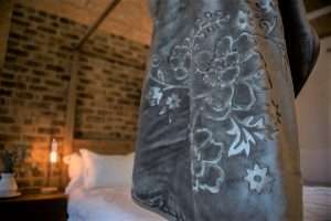 Blankets - Sesli Fashion Mink 1 Ply King - Grey