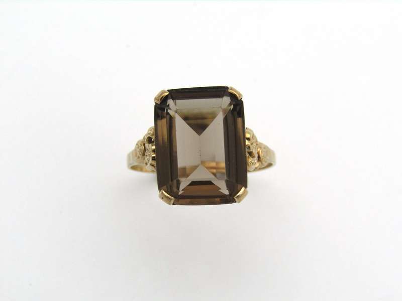 9K gold smoky quartz ring.