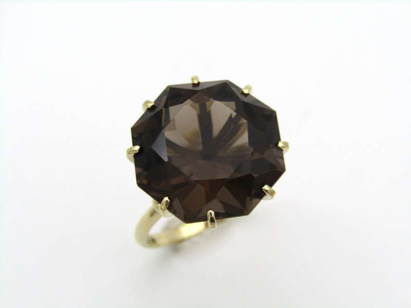 9K gold smoky quartz ring.