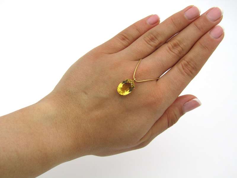 9K gold citrine pendant.