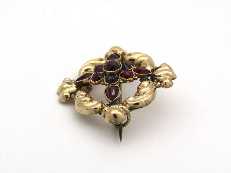 9K gold red glass Victorian brooch.