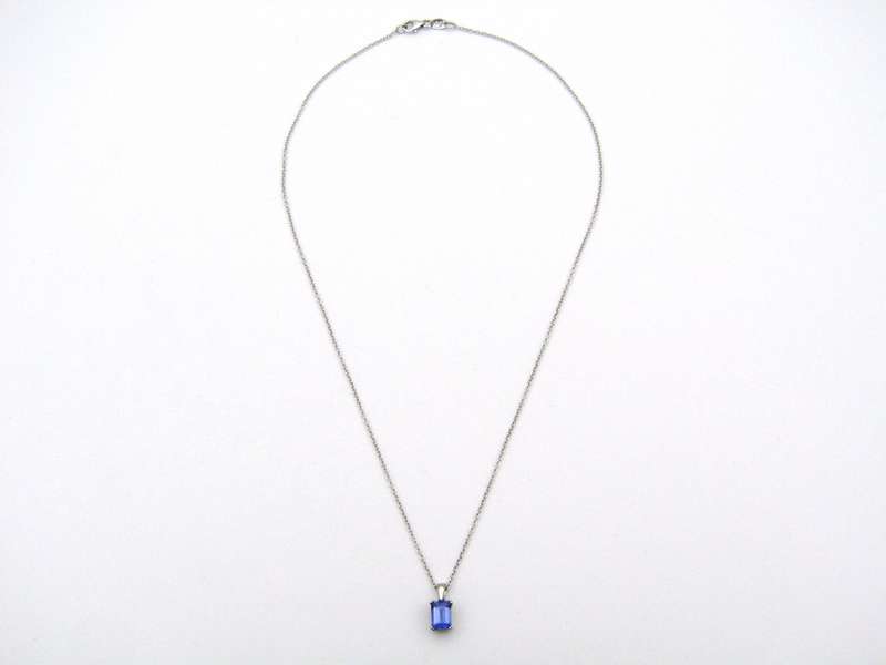 9K gold tanzanite pendant by Browns.