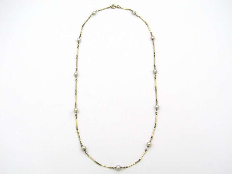 9K gold pearl bar chain necklace.
