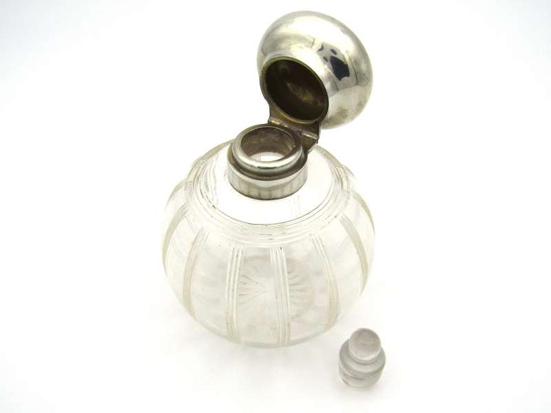 Silver-topped scent bottle by Mappin & Webb, London, 1915.