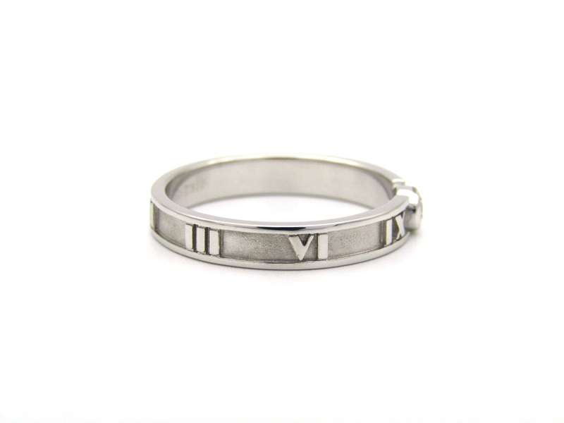 18K gold Tiffany & Co. Atlas diamond ring.
