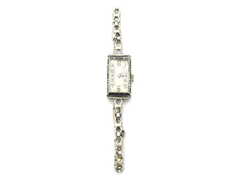 18K gold Art Deco wristwatch, America, circa 1920.