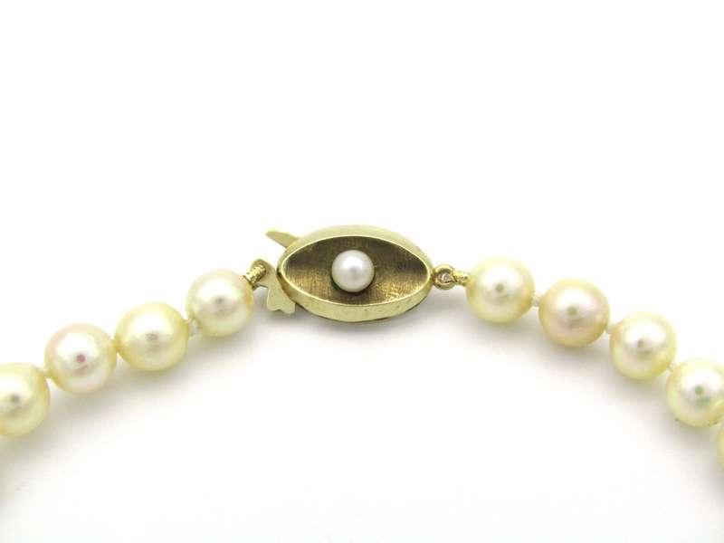 Akoya cultured pearl choker with 9K gold clasp, circa 1950's.