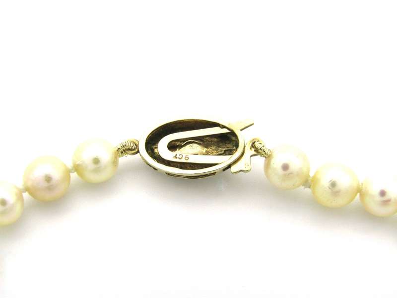 Akoya cultured pearl choker with 9K gold clasp, circa 1950's.