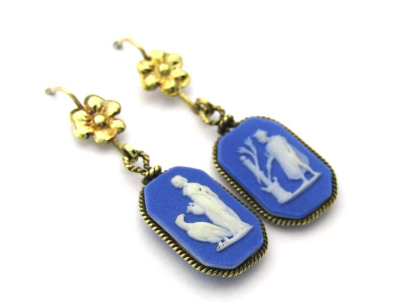 14K gold Wedgwood earrings, circa 1940's.
