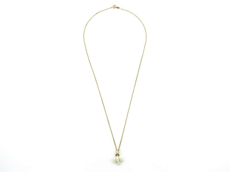 9K gold pearl 'tassel' and diamond pendant.