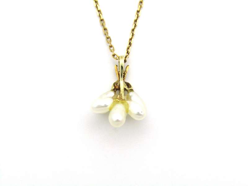 9K gold pearl 'tassel' and diamond pendant.