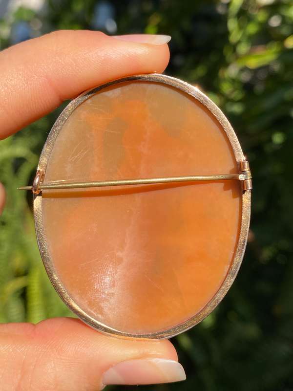 18K gold French conch shell cameo brooch, circa 1860.