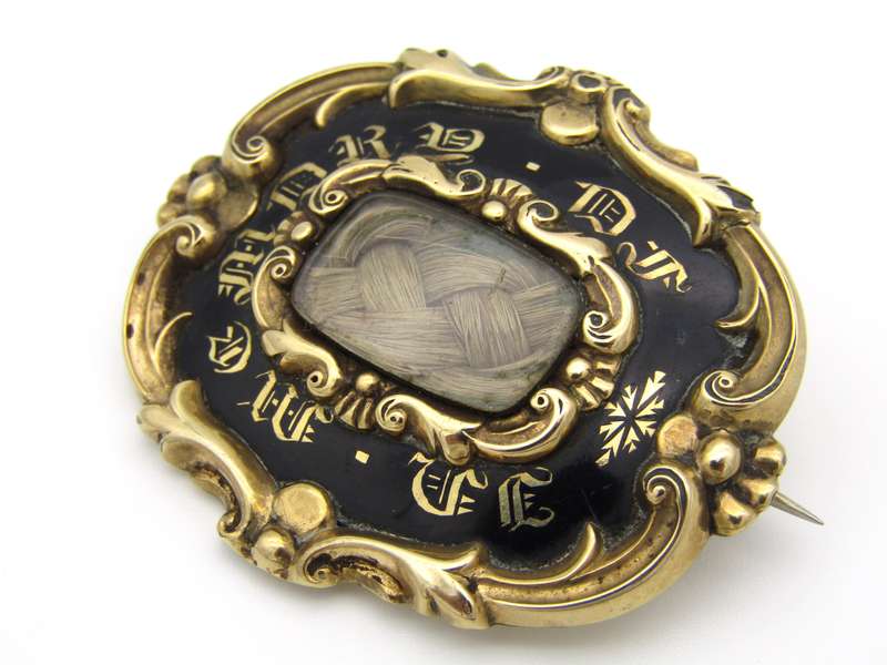 9K gold Victorian mourning brooch, 1841.