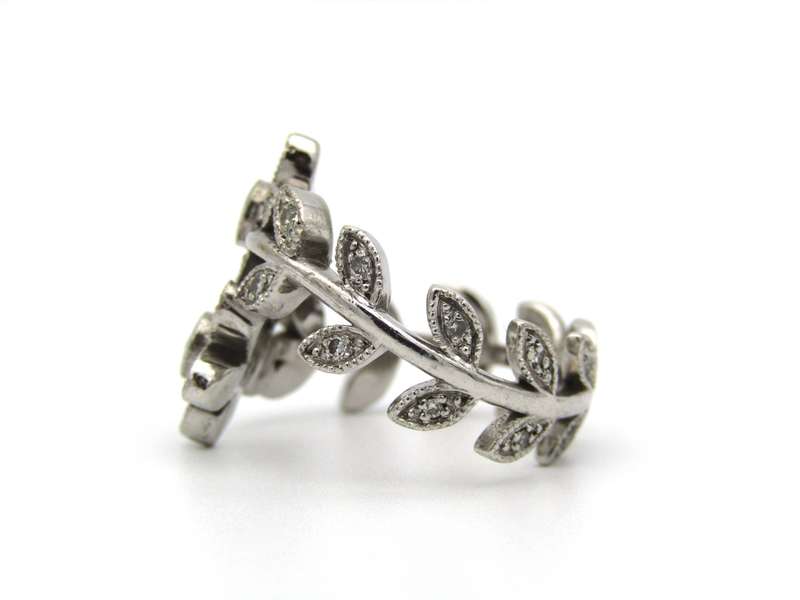 18K gold sapphire and diamond ring.