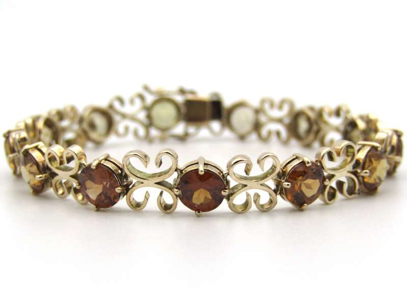 9K gold zircon bracelet.