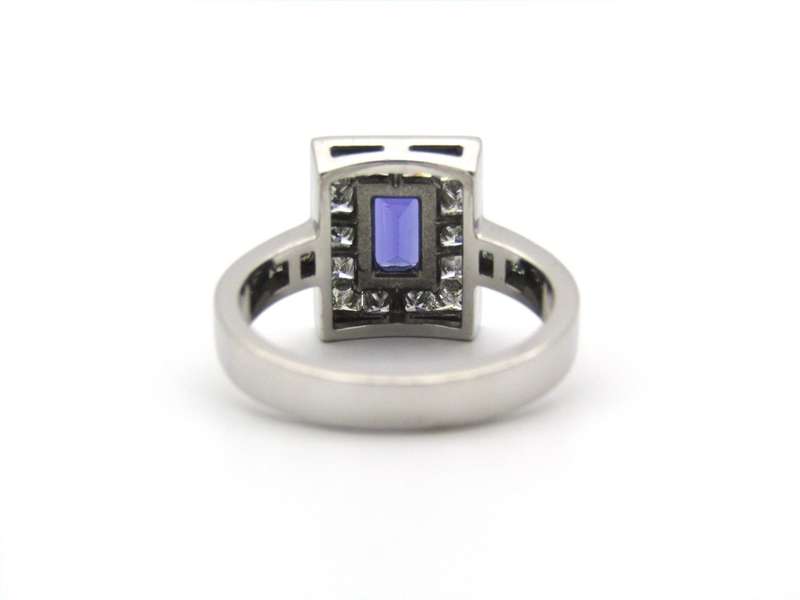 18K gold tanzanite and diamond ring.