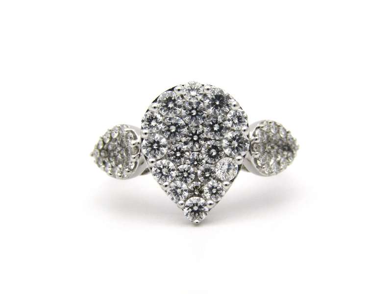 18K gold diamond cluster ring.