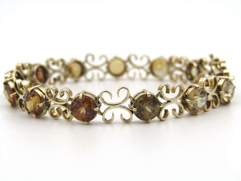 9K gold zircon bracelet.