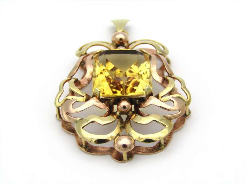 14K gold citrine pendant.