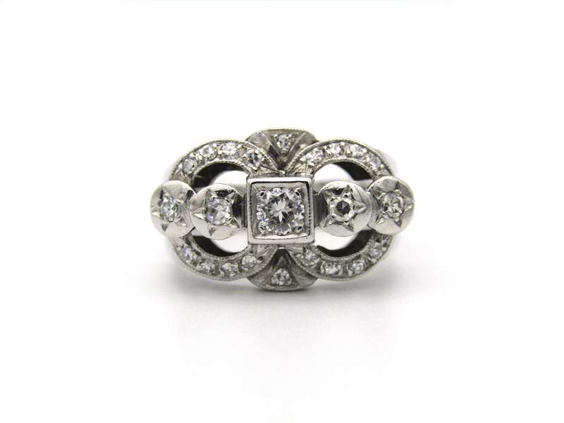 Art Deco 18K gold diamond ring.