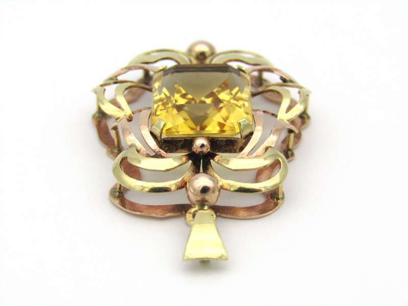 14K gold citrine pendant.