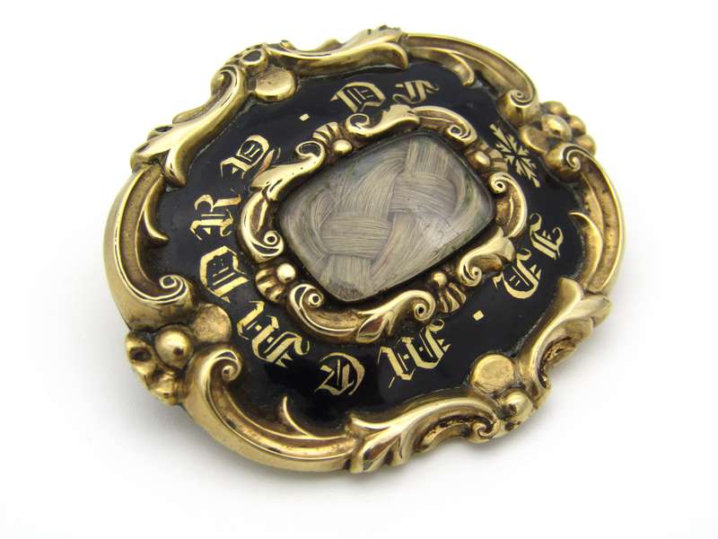 9K gold Victorian mourning brooch, 1841.