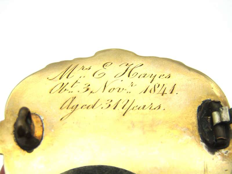 9K gold Victorian mourning brooch, 1841.