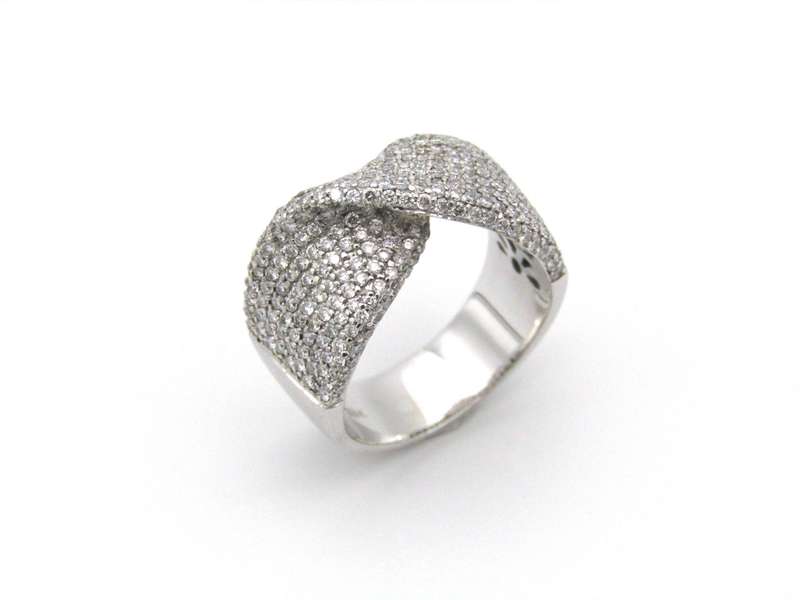 18K gold diamond twist ring.