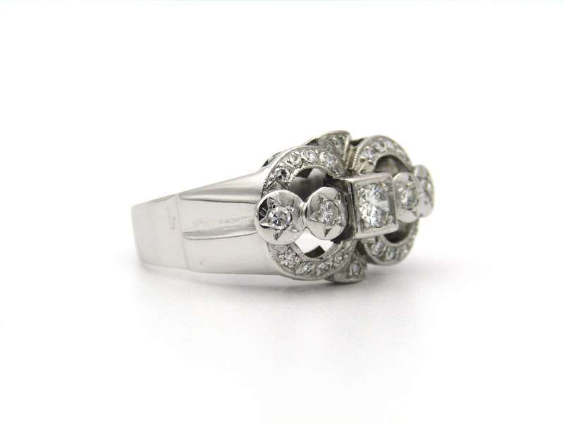 Art Deco 18K gold diamond ring.
