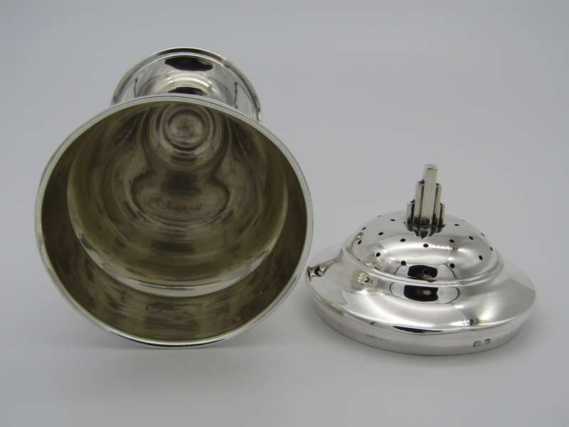 Art Deco silver sugar castor by Walker and Hall, Birmingham, 1937.