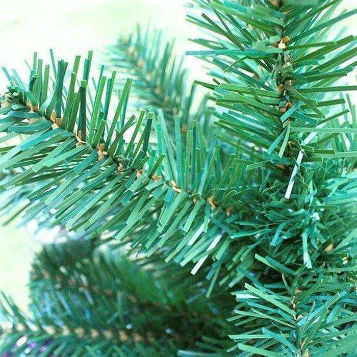 Classic Christmas Tree - 2.1m