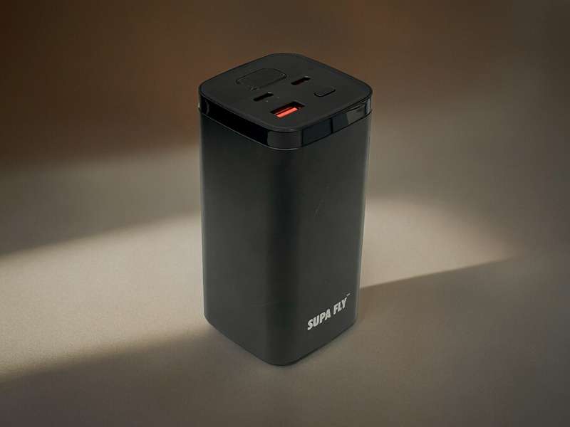 SUPA FLY 20000mAh 65W PD Powerbank for Phones & Laptops - Black