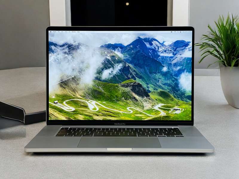 2019 Apple Macbook Pro 16-inch 2.3GHz 8-Core i9 (Touch Bar, 16GB RAM, 1TB, Silver) - Pre Owned / ...