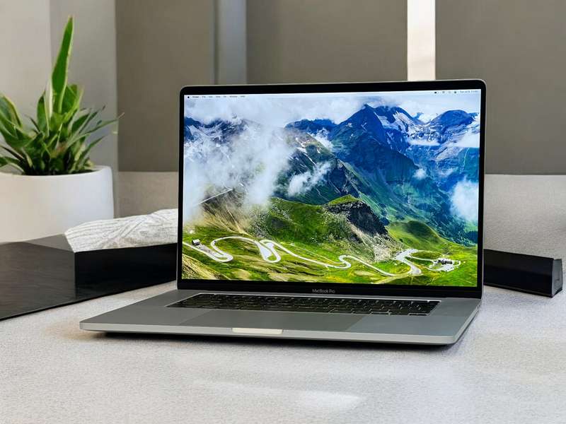 2019 Apple Macbook Pro 16-inch 2.3GHz 8-Core i9 (Touch Bar, 16GB RAM, 1TB, Silver) - Pre Owned / ...