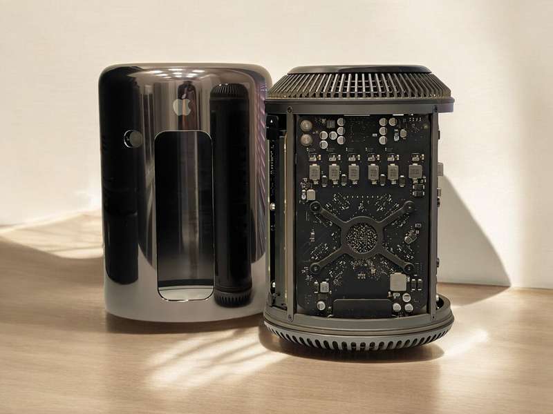 Apple Mac Pro 3.7Ghz Quad-Core Intel Xeon E5 (24GB RAM, 256GB SSD, Space Gray) - Pre Owned / 3 Mo...