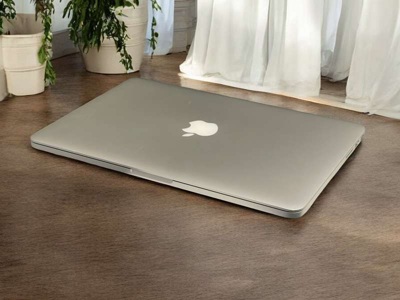 Apple MacBook Pro 13-Inch 2.7GHz Dual-Core i5 (Retina, 8GB RAM, 128GB SSD, Silver) - Pre Owned / ...